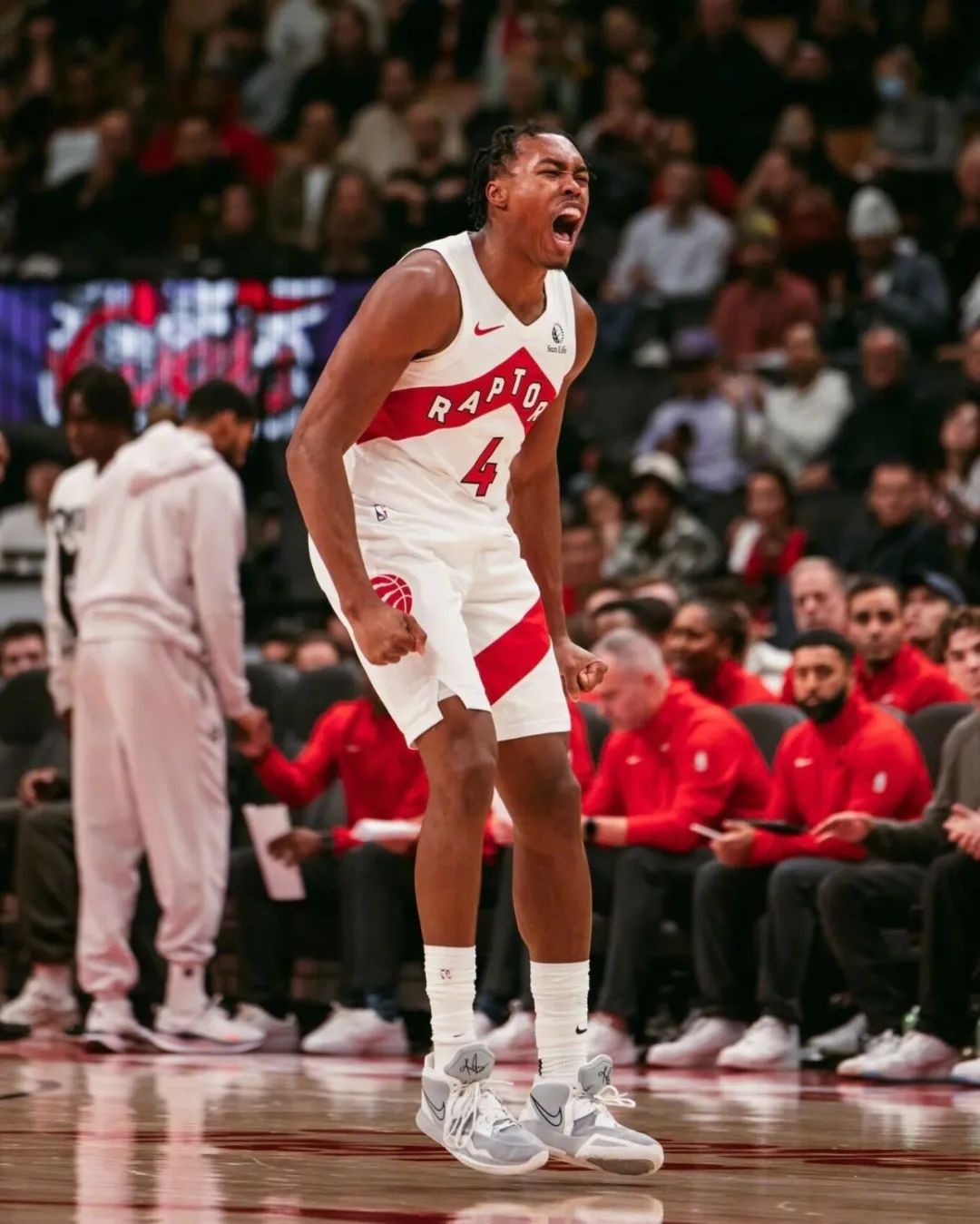 太阳主场下死命令,独行侠尾盘反扑的简单介绍