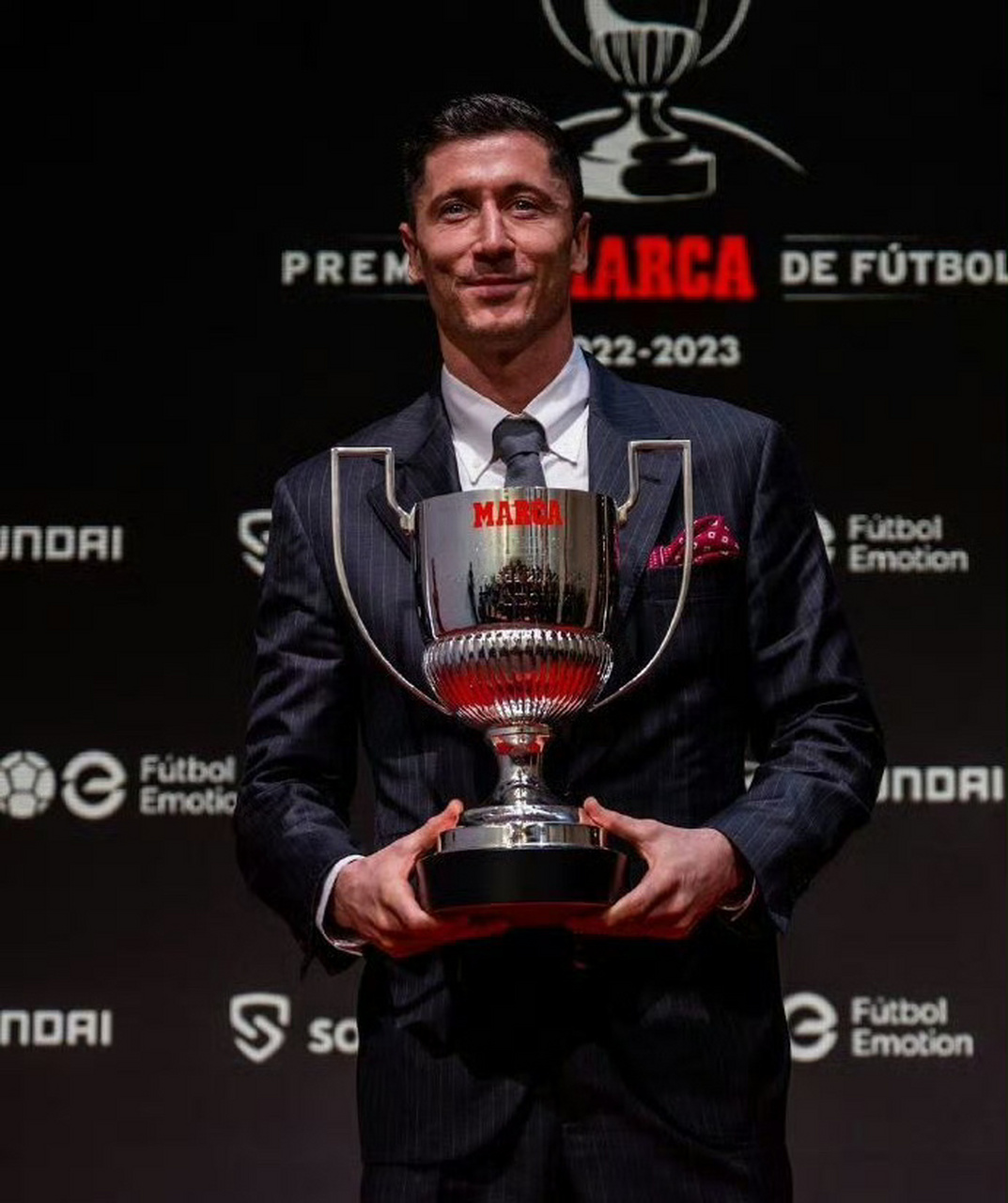 莱万多夫斯基新星爆冷表现惊艳，勇士未来可期！的简单介绍